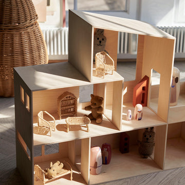 Dolls + Dollhouses